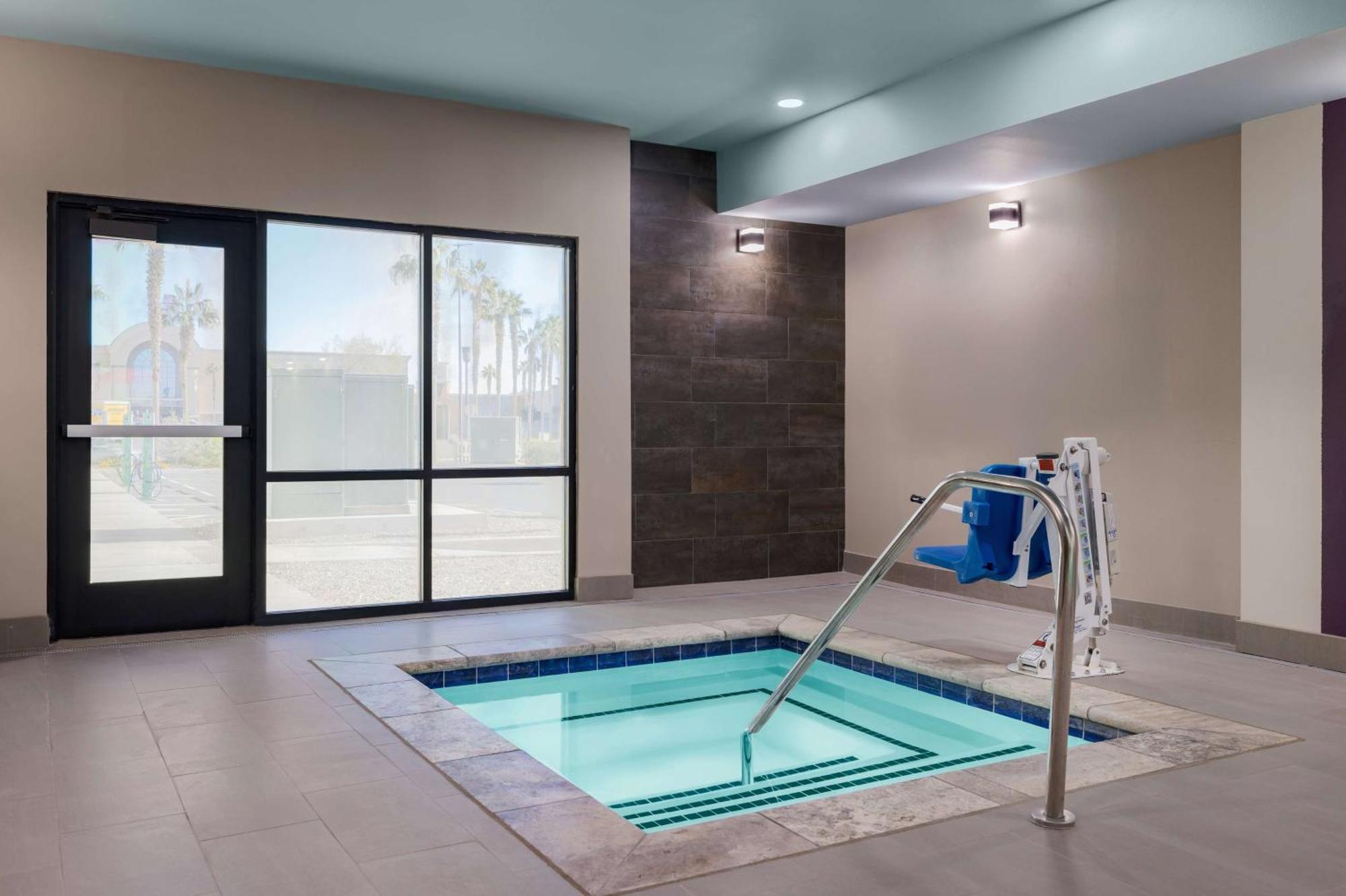 Home2 Suites By Hilton Эль-Сентро Экстерьер фото